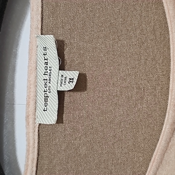 Tempted Hearts Lightweight Sweater - Picture 5 of 8